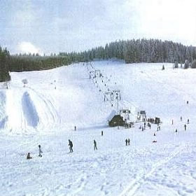 Schönwald: Dobellifte mit Snowboard-Halfpipe